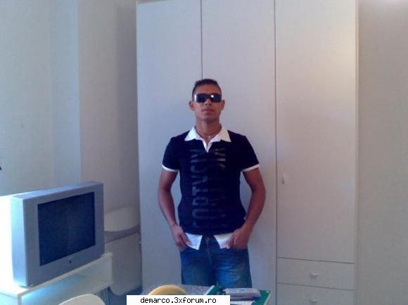 brunetul20 aici va puteti lasa poza si id-ul vostru de messenger ...
