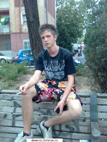 aici va puteti lasa poza si id-ul vostru de messenger ...