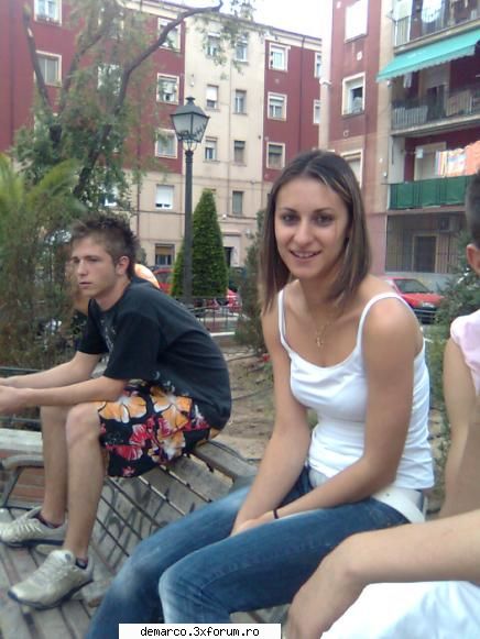 aici va puteti lasa poza si id-ul vostru de messenger ...