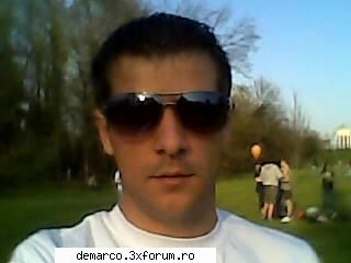 aici va puteti lasa poza si id-ul vostru de messenger ...