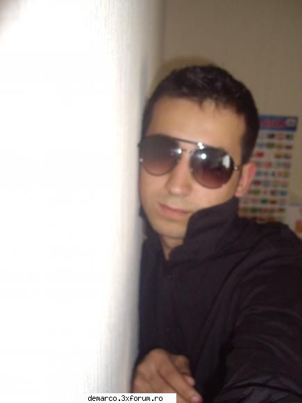 aici va puteti lasa poza si id-ul vostru de messenger ...