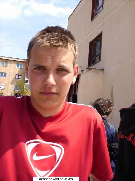 aici va puteti lasa poza si id-ul vostru de messenger ...