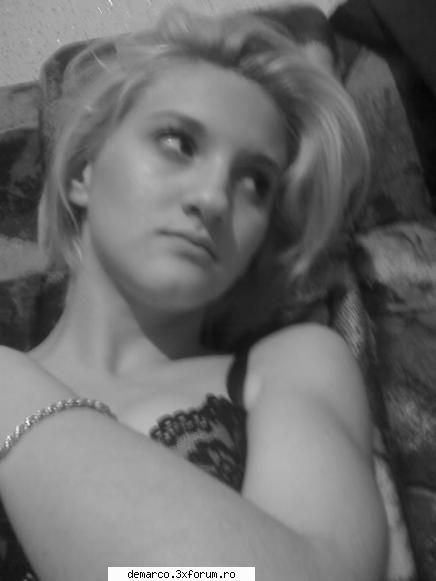 blondazzz  ;)  ;)  ;) aici va puteti lasa poza si id-ul vostru de messenger ...
