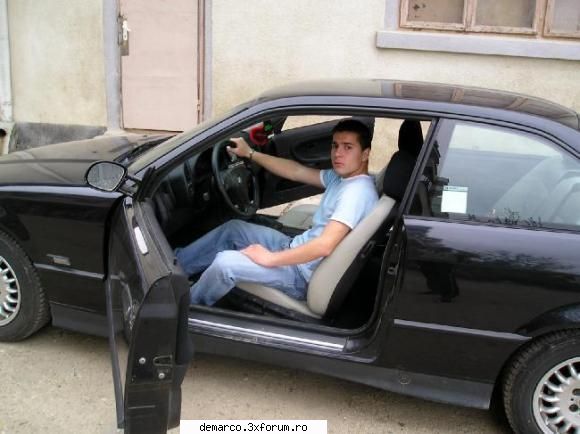 alex_me008 aici va puteti lasa poza si id-ul vostru de messenger ...