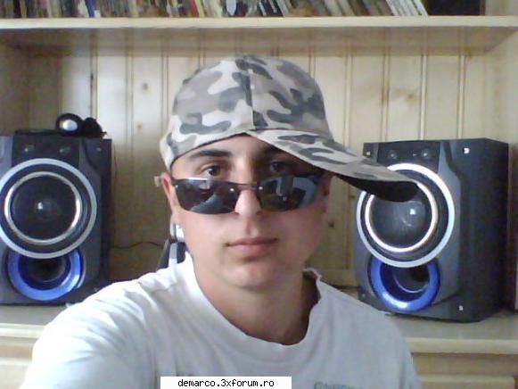 aici va puteti lasa poza si id-ul vostru de messenger ...