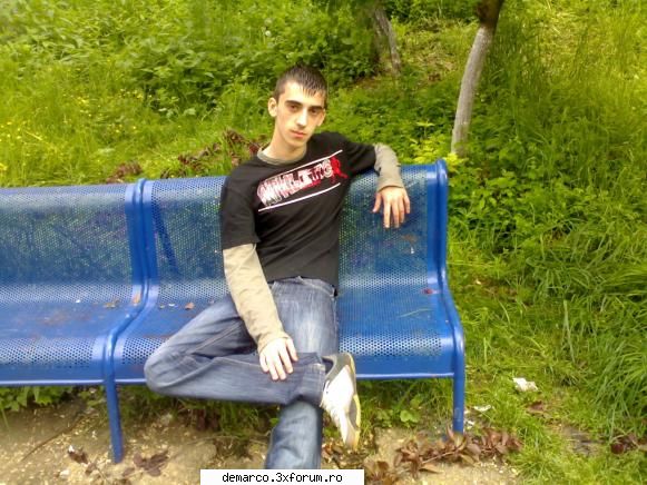 aici va puteti lasa poza si id-ul vostru de messenger ...
