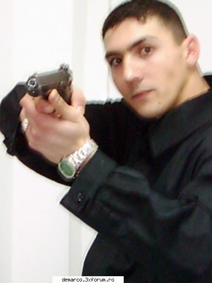 aici va puteti lasa poza si id-ul vostru de messenger ...