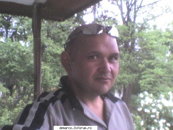 lavu_denys aici va puteti lasa poza si id-ul vostru de messenger ...