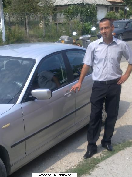 sunt destul aici va puteti lasa poza si id-ul vostru de messenger ...
