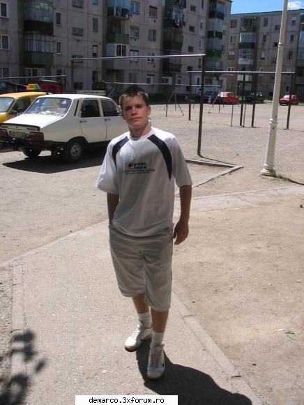 messi_08jr aici va puteti lasa poza si id-ul vostru de messenger ...