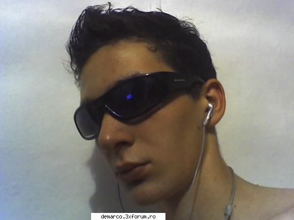 dan3zuku aici va puteti lasa poza si id-ul vostru de messenger ...