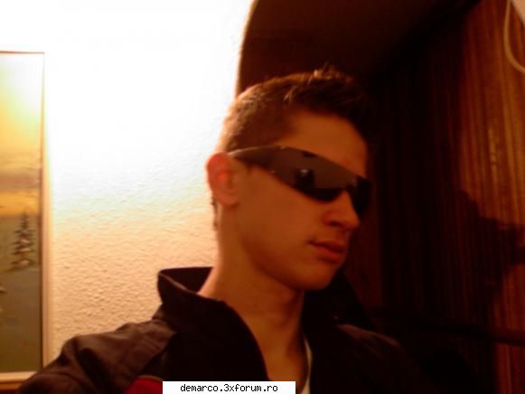 aici va puteti lasa poza si id-ul vostru de messenger ...