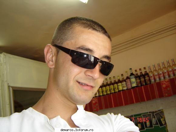 aici va puteti lasa poza si id-ul vostru de messenger ...