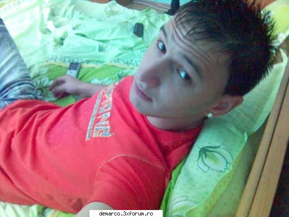 aici va puteti lasa poza si id-ul vostru de messenger ...