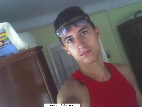 aici va puteti lasa poza si id-ul vostru de messenger ...