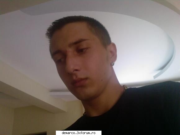 aici va puteti lasa poza si id-ul vostru de messenger ...