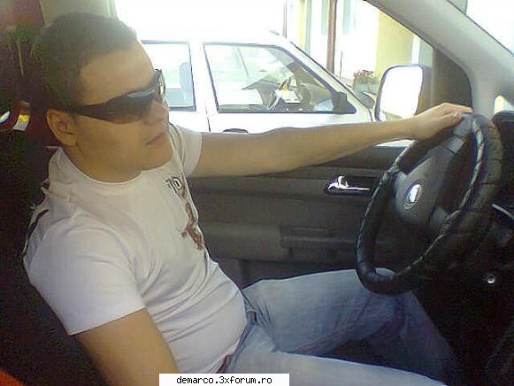:zzz: aici va puteti lasa poza si id-ul vostru de messenger ...