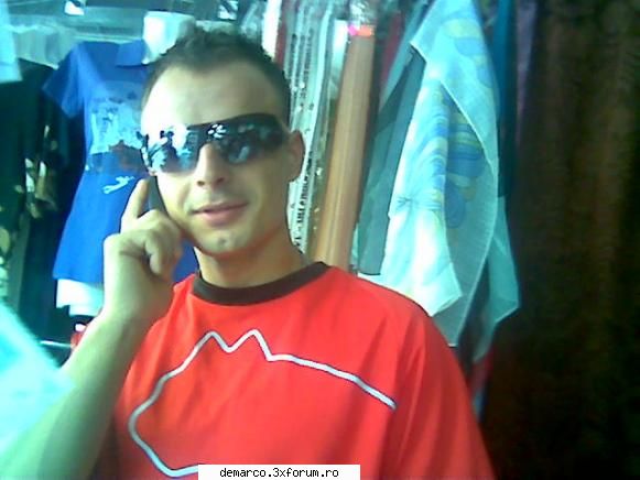 yully4u aici va puteti lasa poza si id-ul vostru de messenger ...