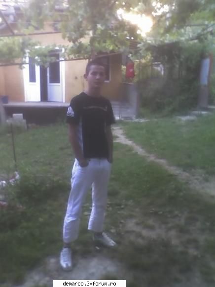 dd_cc2000 aici va puteti lasa poza si id-ul vostru de messenger ...