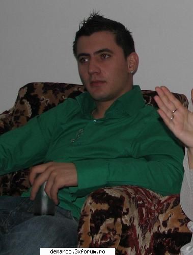 sharque99 aici va puteti lasa poza si id-ul vostru de messenger ...