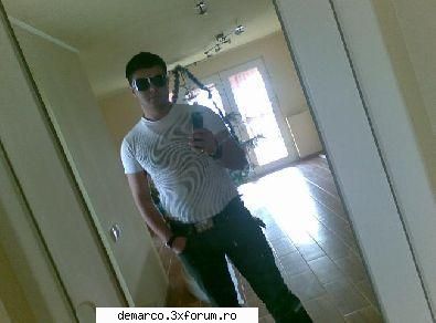 :hi:  :hi:  :hi: aici va puteti lasa poza si id-ul vostru de messenger ...