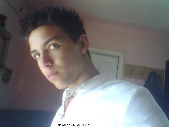 ice_goby91 aici va puteti lasa poza si id-ul vostru de messenger ...